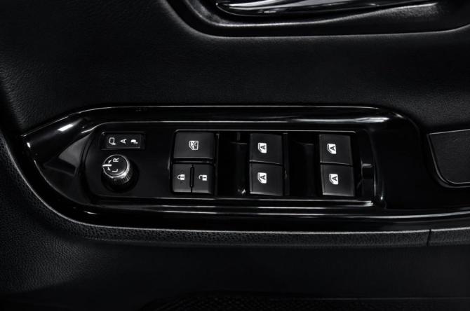 Toyota Voxy III (R80) с пробегом 2018 года, цена 2 279 000 рублей, 116000 км, минивэн, Автокод Объявления