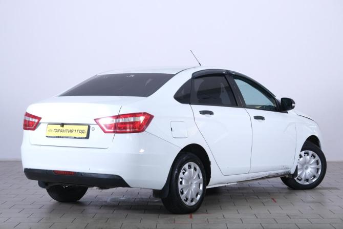 Lada (ВАЗ) Vesta I с пробегом 2017 года, цена 559 000 рублей, 299900 км, седан, Автокод Объявления