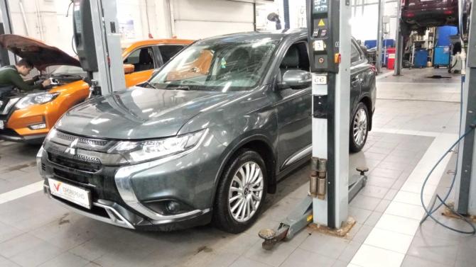 Mitsubishi Outlander III Рестайлинг 3 с пробегом 2021 года, цена 2 453 000 рублей, 60756 км, внедорожник, Автокод Объявления