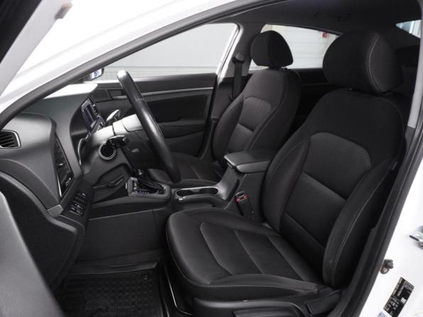 Hyundai Elantra VI (AD) с пробегом 2017 года, цена 1 350 000 рублей, 219935 км, седан, Автокод Объявления