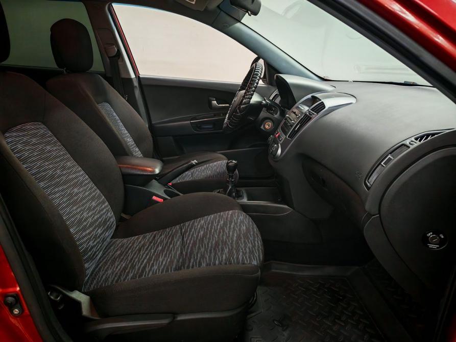 Kia Ceed I Москва  - изображение 9