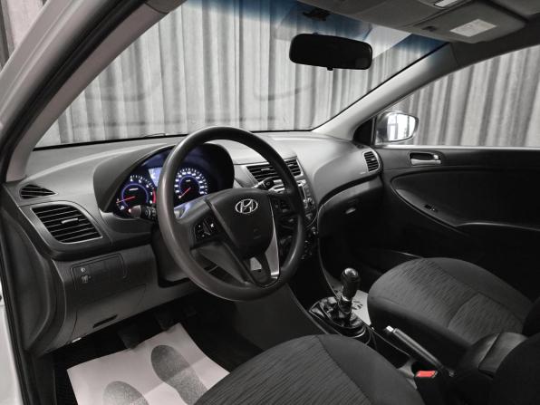 Hyundai Solaris I Рестайлинг с пробегом 2015 года, цена 800 000 рублей, 191000 км, седан, Автокод Объявления