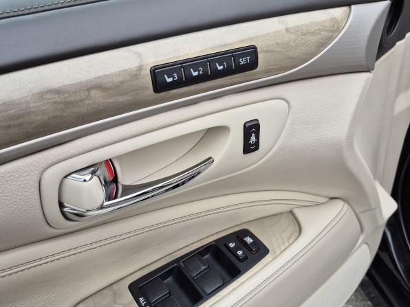 Lexus LS IV Рестайлинг 2 с пробегом 2013 года, цена 2 950 000 рублей, 182488 км, седан, Автокод Объявления