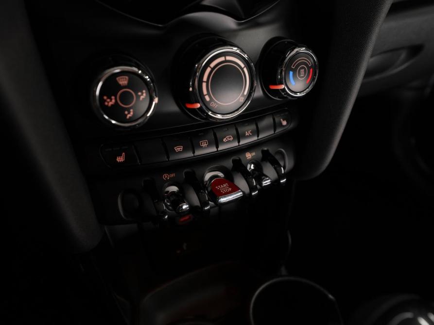 Mini Hatch III (F55/F56) Москва  - изображение 16