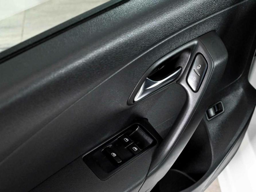 Volkswagen Polo V Рестайлинг Екатеринбург  - изображение 15