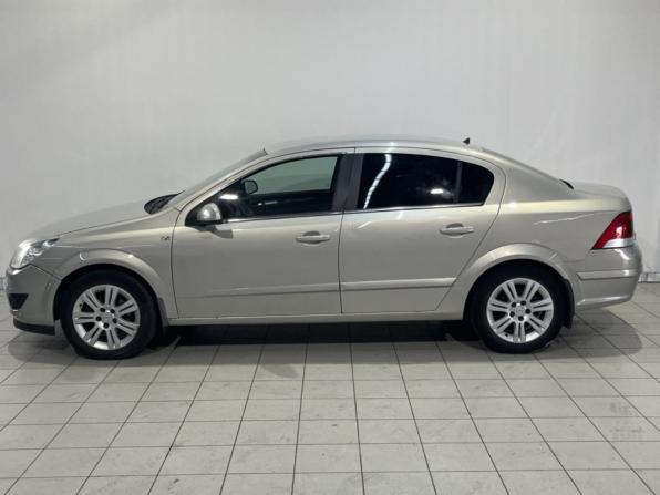 Opel Astra H Рестайлинг с пробегом 2008 года, цена 394 000 рублей, 223898 км, седан, Автокод Объявления