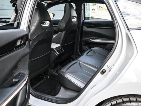 Changan UNI-V I с пробегом 2024 года, цена 2 339 000 рублей, 8016 км, лифтбек, Автокод Объявления