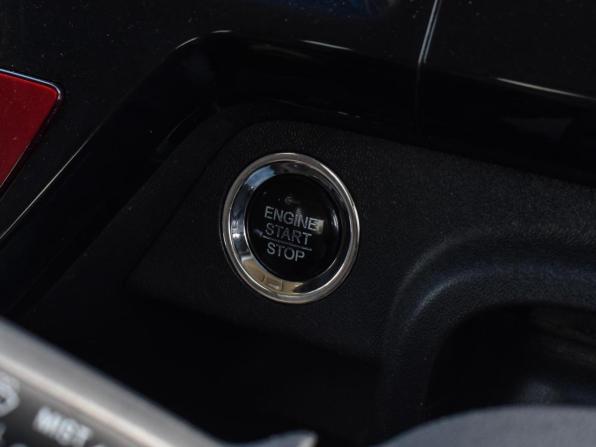 Honda Stepwgn V с пробегом 2015 года, цена 1 480 000 рублей, 266158 км, минивэн, Автокод Объявления