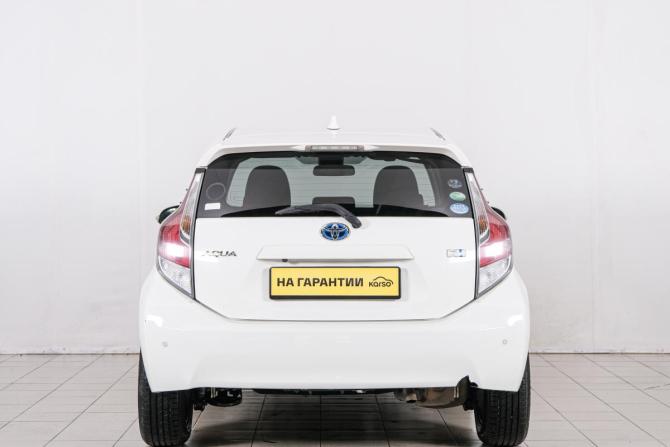 Toyota Aqua I Рестайлинг с пробегом 2016 года, цена 909 000 рублей, 229739 км, хэтчбек, Автокод Объявления