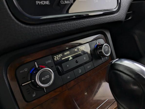 Volkswagen Touareg II с пробегом 2013 года, цена 1 952 500 рублей, 177393 км, внедорожник, Автокод Объявления