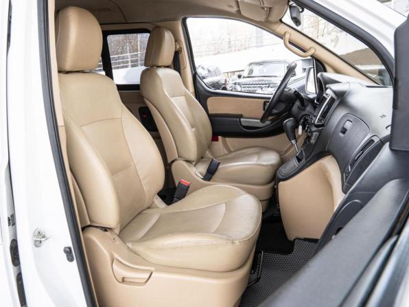 Hyundai H-1 II с пробегом 2015 года, цена 2 070 000 рублей, 215210 км, фургон, Автокод Объявления