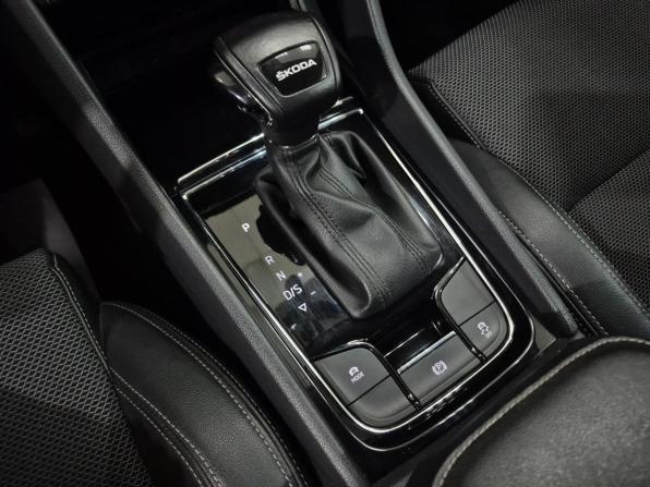 Skoda Karoq I с пробегом 2021 года, цена 2 390 000 рублей, 72957 км, внедорожник, Автокод Объявления