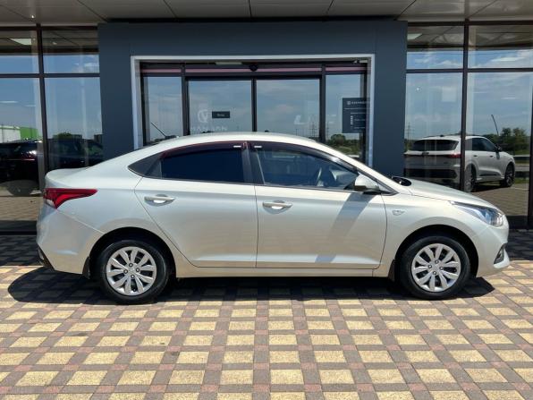 Hyundai Solaris II с пробегом 2018 года, цена 1 420 000 рублей, 111946 км, седан, Автокод Объявления