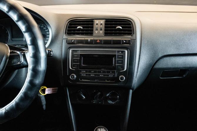 Volkswagen Polo V Рестайлинг с пробегом 2015 года, цена 809 000 рублей, 97987 км, седан, Автокод Объявления