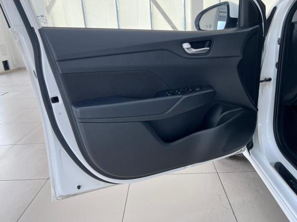 Hyundai Solaris II Рестайлинг с пробегом 2021 года, цена 1 699 000 рублей, 54345 км, седан, Автокод Объявления