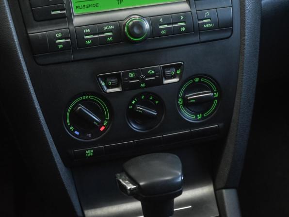 Skoda Octavia II (A5) с пробегом 2008 года, цена 399 000 рублей, 285279 км, лифтбек, Автокод Объявления