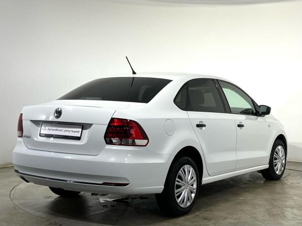 Volkswagen Polo V Рестайлинг с пробегом 2015 года, цена 980 000 рублей, 107763 км, седан, Автокод Объявления
