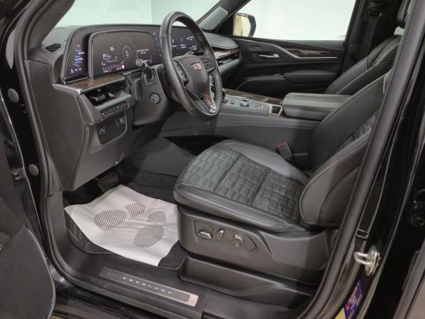 Cadillac Escalade V с пробегом 2023 года, цена 12 995 000 рублей, 87189 км, внедорожник, Автокод Объявления
