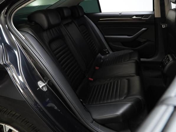 Volkswagen Passat B8 с пробегом 2018 года, цена 1 953 999 рублей, 170673 км, седан, Автокод Объявления