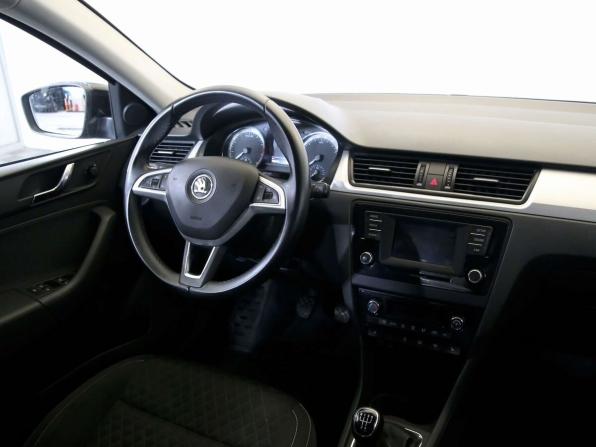 Skoda Rapid I с пробегом 2017 года, цена 825 000 рублей, 195471 км, лифтбек, Автокод Объявления
