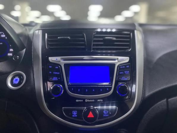 Hyundai Solaris I с пробегом 2011 года, цена 979 000 рублей, 146443 км, седан, Автокод Объявления