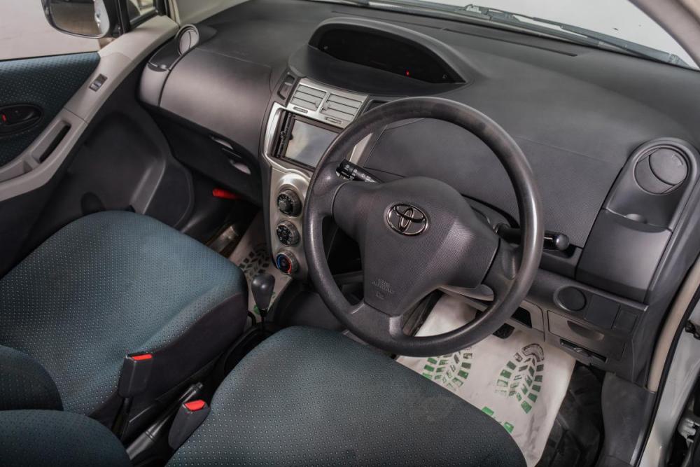 Toyota Vitz II (XP90) Томск  - изображение 9