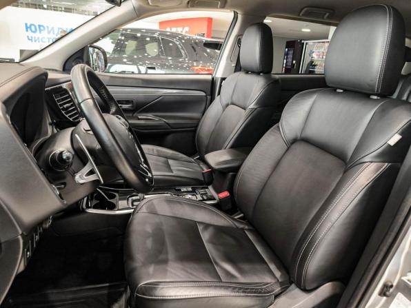 Mitsubishi Outlander III Рестайлинг 3 с пробегом 2021 года, цена 3 200 000 рублей, 67451 км, внедорожник, Автокод Объявления