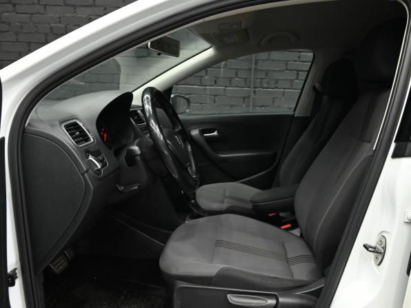 Volkswagen Polo V Рестайлинг с пробегом 2016 года, цена 1 170 000 рублей, 125774 км, седан, Автокод Объявления