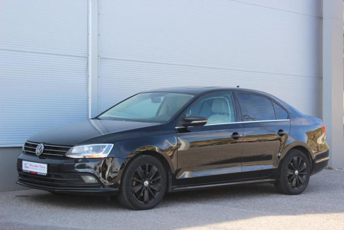 Volkswagen Jetta VI Рестайлинг с пробегом 2016 года, цена 897 000 рублей, 176647 км, седан, Автокод Объявления