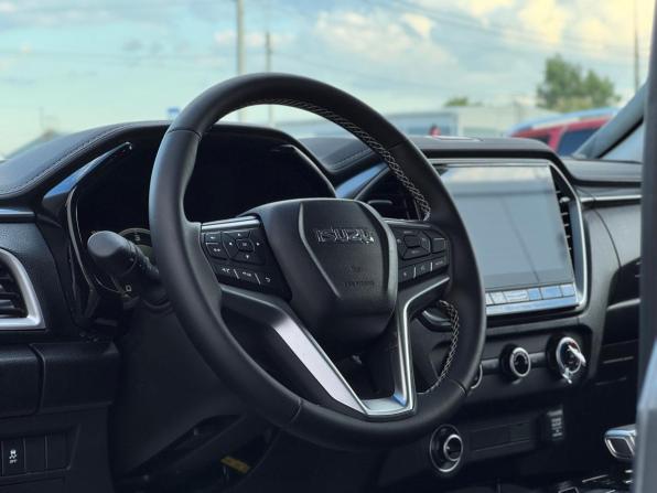 Isuzu D-Max III с пробегом 2026 года, цена 4 400 000 рублей, 10 км, пикап, Автокод Объявления