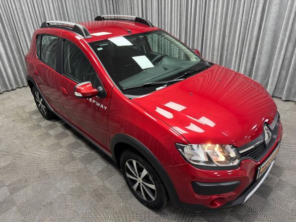 Renault Sandero II с пробегом 2015 года, цена 1 395 000 рублей, 4812 км, хэтчбек, Автокод Объявления