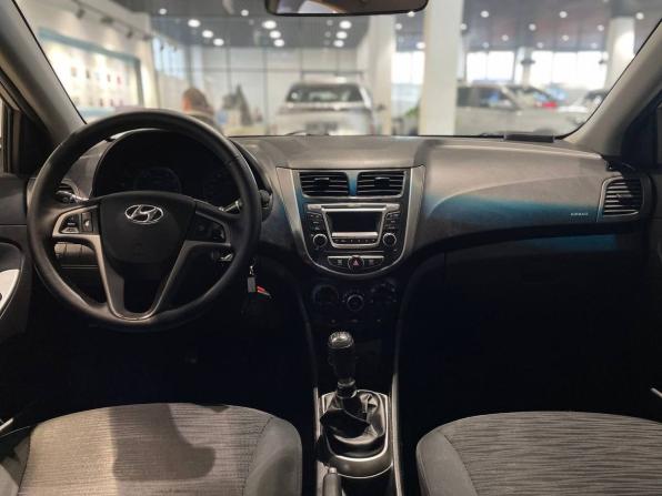 Hyundai Solaris I Рестайлинг с пробегом 2014 года, цена 600 000 рублей, 200000 км, седан, Автокод Объявления