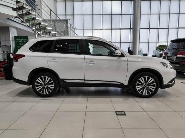 Mitsubishi Outlander III Рестайлинг 3 с пробегом 2020 года, цена 2 699 000 рублей, 46401 км, внедорожник, Автокод Объявления