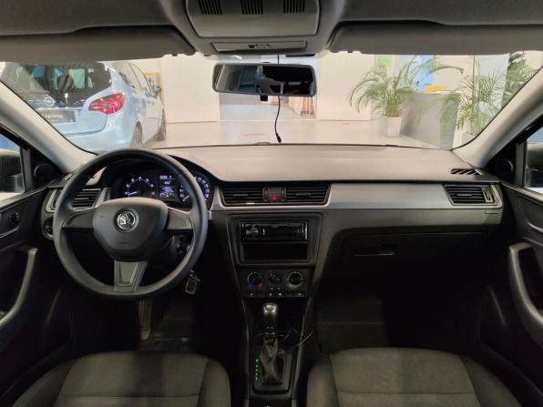 Skoda Rapid I с пробегом 2015 года, цена 945 000 рублей, 180831 км, лифтбек, Автокод Объявления