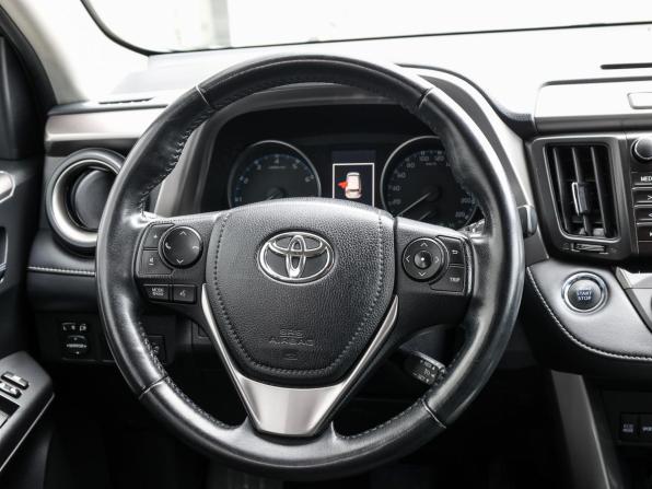 Toyota RAV4 IV (XA40) Рестайлинг с пробегом 2019 года, цена 2 398 000 рублей, 102000 км, внедорожник, Автокод Объявления