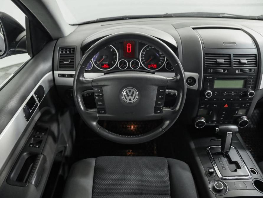 Volkswagen Touareg I Рестайлинг Санкт-Петербург  - изображение 11