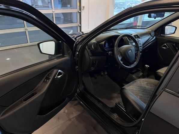 Lada (ВАЗ) Granta I Рестайлинг с пробегом 2022 года, цена 963 000 рублей, 16949 км, лифтбек, Автокод Объявления