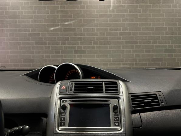 Toyota Verso I Рестайлинг с пробегом 2012 года, цена 1 440 000 рублей, 147657 км, компактвэн, Автокод Объявления