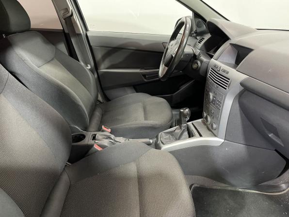 Opel Astra H Рестайлинг с пробегом 2011 года, цена 595 000 рублей, 150231 км, седан, Автокод Объявления