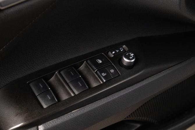 Toyota Camry VIII (XV70) Рестайлинг с пробегом 2021 года, цена 3 149 000 рублей, 44549 км, седан, Автокод Объявления