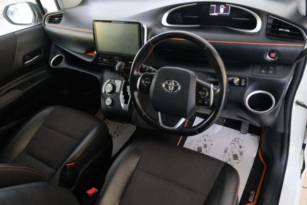 Toyota Sienta II Омск  - изображение 11
