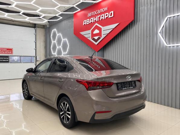 Hyundai Solaris II с пробегом 2018 года, цена 1 225 000 рублей, 115100 км, седан, Автокод Объявления