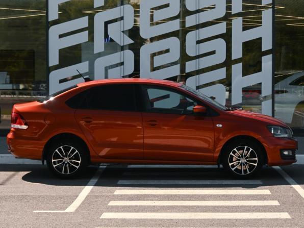 Volkswagen Polo V Рестайлинг с пробегом 2017 года, цена 1 099 000 рублей, 181559 км, седан, Автокод Объявления