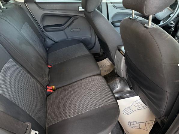 Ford Focus II с пробегом 2005 года, цена 379 000 рублей, 208089 км, седан, Автокод Объявления