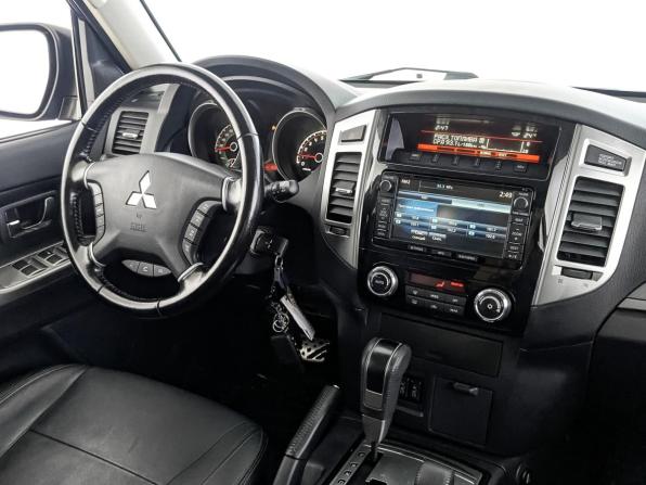 Mitsubishi Pajero IV Рестайлинг 2 с пробегом 2015 года, цена 2 585 000 рублей, 114877 км, внедорожник, Автокод Объявления