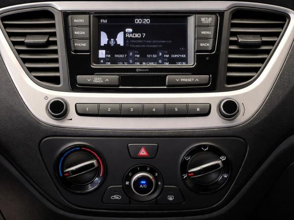 Hyundai Solaris II с пробегом 2017 года, цена 1 217 000 рублей, 85917 км, седан, Автокод Объявления