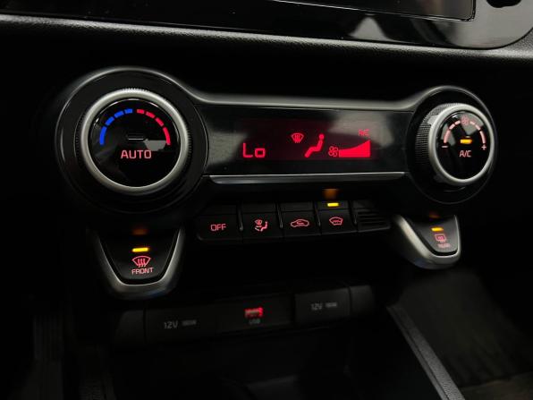 Kia Rio IV Рестайлинг с пробегом 2021 года, цена 1 640 000 рублей, 90735 км, седан, Автокод Объявления