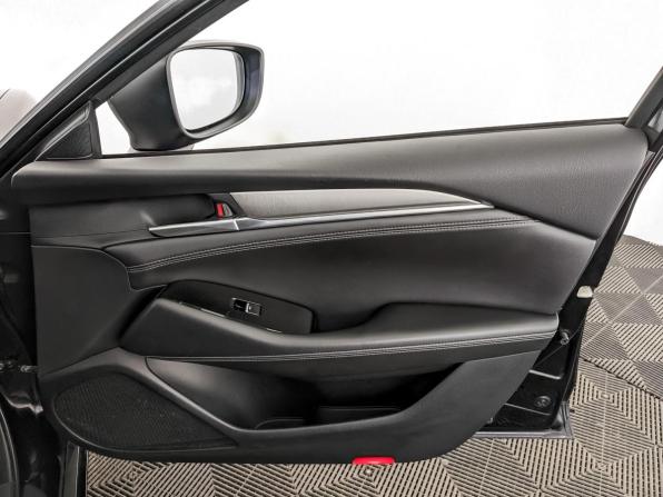Mazda 6 III (GJ) Рестайлинг 2 с пробегом 2021 года, цена 2 700 000 рублей, 116692 км, седан, Автокод Объявления