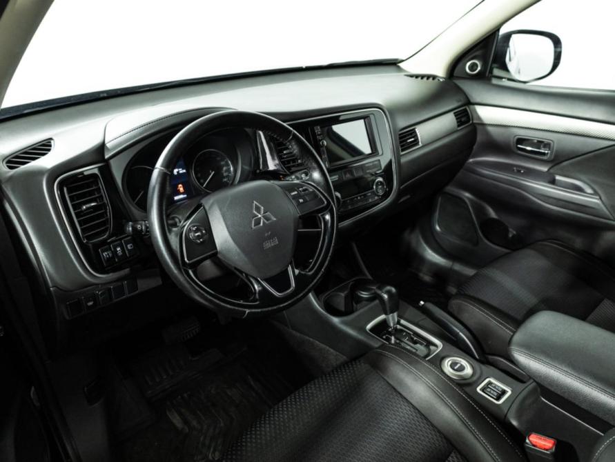 Mitsubishi Outlander III Рестайлинг 2 Санкт-Петербург  - изображение 12