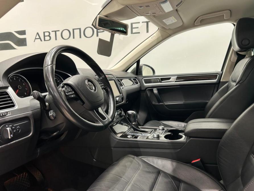 Volkswagen Touareg II Рестайлинг Санкт-Петербург  - изображение 16